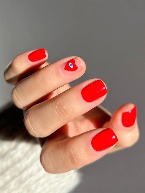 Red Nails Simple Design, Red Gelish Nails, Unique Red Nails, Minimal Nail Art Simple, Short Nail Designs Simple, Short Red Nails, Squoval Nails, Hello Nails, Minimal Nails