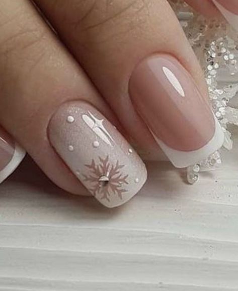 French Style Manicure, French Polish Nails Classy, Snowflake French Manicure, Festive French Manicure, Gel Nail Designs For Winter French Tips Manicure Ideas, Classic Nails Elegant Winter, Short French Manicure Designs, Christmas Nails Nude Colors, Festive French Nails