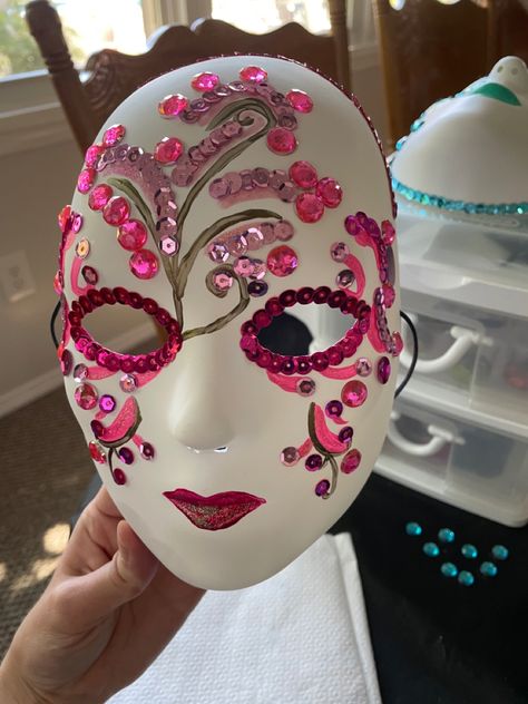 Mascara Design Ideas Festival, Pretty Masks Full Face, Masskara Festival Masks Diy, Mascara Design Ideas Paint, Venitian Mask Aesthetic, Full Mask Design Ideas, Maskara Festival Design Ideas, Masskara Festival Design, Face Mask Painting Ideas