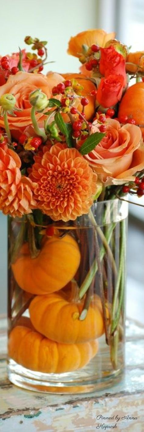 Fall Flower Arrangement perfect for everyday as well as Thanksgiving Thanksgiving Pumpkin Decorating, Thanksgiving Decorations Diy Table, Pumpkin Decorating Ideas, Orange Ranunculus, Autumn Chic, Thanksgiving Flowers, Fall Flower Arrangements, Thanksgiving Decorations Diy, Thanksgiving Diy