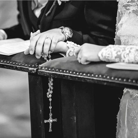 Couple Worshipping Together, Catholic Wedding Photos, Catholic Wedding Photography, Traditional Catholic Wedding, Church Wedding Photography, Catholic Marriage, Catholic Wedding Ceremony, Catholic Wedding, Christian Wedding