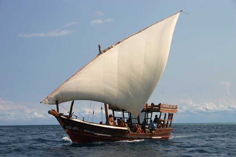 Nanowrimo Inspiration, Sailing Vessel, Cool Boats, Ancient Origins, Super Moon, Tall Ships, Boat Building, Model Ships, Indian Ocean