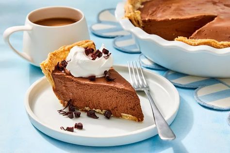 Chocolate Gravy Pie Recipe Raspberry Roll Cake, Praline Crunch, Dream Pie, Lemon Chess Pie, Pies Chocolate, French Silk Pie, Silk Pie, Chess Pie, Jello Cake