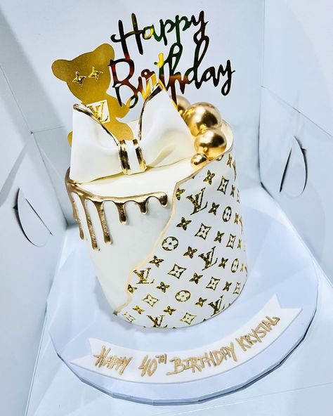 Chic Cakes Birthday For Women, Cake Ideas For Women Birthday Creative, Louis Vuitton Cake For Women, Cake 50th Birthday Woman, Luxury Cakes Birthday For Women, Cake Sculpting, Fashionista Cake, Louis Vuitton Cake, Lady Cake