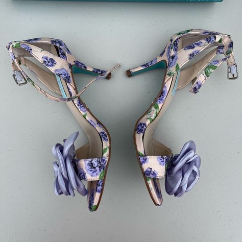 Blue By Bestey Johnson Lilac Rose High Heel Shoes Size 6 Blue Floral Shoes, Blue By Betsey Johnson, Lilac Roses, Bridal Outfit, Betsey Johnson Shoes, Fancy Shoes, Floral Shoes, Shoes Blue, Elegant Hairstyles