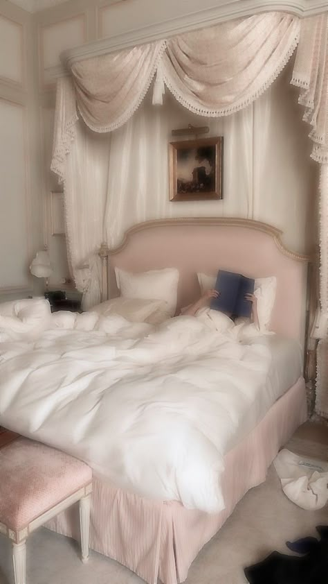 Coquette Room Aesthetic Pink, Small Bedroom Coquette, Couqutte Bedroom, Small Coquette Room, Princess Aesthetic Bedroom, Angelcore Room, Coquette Bedroom Aesthetic, Coquette Room Ideas, Coquette Apartment