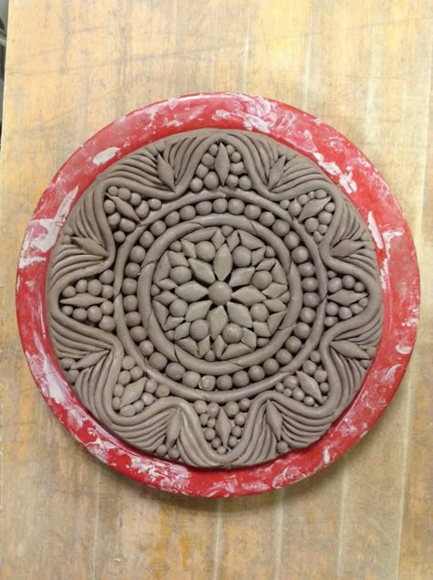 Coil Bowl Designs, Coil Handbuilding, Coil Bowls Ceramic, Clay Slabs Designs, Coil Pottery, Pottery Lessons, Coil Pots, Beginner Pottery, Pottery Handbuilding