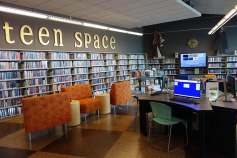 Modern High School Library Design, Library Interior Design Public, Public Library Interior, Teen Library Space, Interior Design Vision Board, Library Lounge, Public Library Design, Library Signage, School Library Design