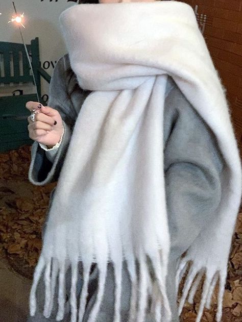 White Scarf Outfit, White Winter Scarf, Scarf Aesthetic, Fuzzy Scarf, Big Wool, Trendy Scarves, Silver Scarf, Thick Scarf, Woolen Scarves