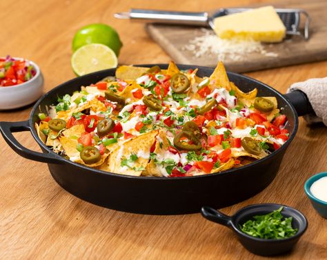 Learn more about Skillet Veggie Nachos from SideChef! Skillet Veggie Nachos, Veggie Nachos Recipe, Veggie Nachos, Vegetarian Nachos, Random Recipes, Quick Food, Nachos Recipe, Food Articles, Finger Food Appetizers