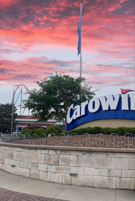 Carowinds Aesthetic, Preppy Photography, Rollercoaster Aesthetic, Youth Trip, Sunset Rollercoaster, Cluttered Mind, Summer Board, Summer Things, Roller Coasters