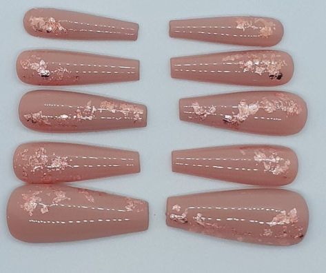 Rose Gold Prom Nails, Rose Gold Foil Nails, Nude And Rose Gold Nails, Classic Nude Nails, Natural Nude Nails, Nude Nails Natural, Gold Press On Nails, Nails Rose Gold, Foil Nail Designs