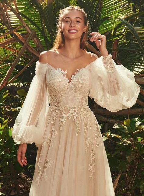 Earthy Wedding Dresses, Boho Wedding Dress With Sleeves, Ethereal Wedding Dress, Wedding Dresses Whimsical, Fairy Wedding Dress, Wedding Dress Flowy, Wedding Dress Champagne, Womens Wedding Dresses, Beach Bridal