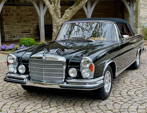 1970 Mercedes-Benz 280SE Cabriolet RestoMod #2585021 | Hemmings Rotary Compressor, Mercedes 280, Mercedes Benz For Sale, Used Mercedes Benz, Vintage Porsche, Classic Mercedes, Mercedes Benz Classic, Mercedes Benz Cars, Benz Car