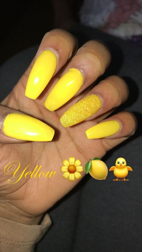 Yellow Glitter Nails, Yellow Nail Art Designs, Yellow Acrylic Nails, Acrylic Nails Yellow, Gel Nails French, Yellow Nail Art, Yellow Nails Design, Coffin Nails Matte, Yellow Nail