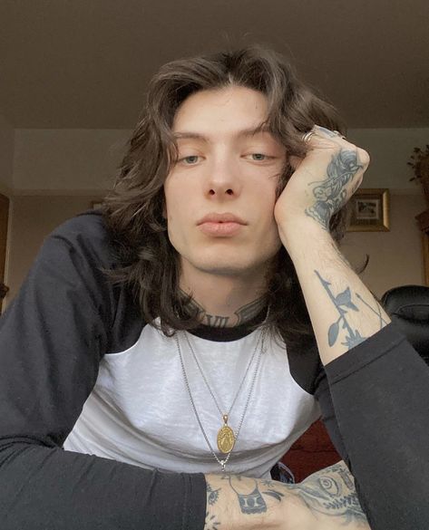 Loic Williams, Men Long Hair, Hair Styles Men, Aesthetic Men, Tattoo Inspiration Men, Portrait Photography Men, Boys Long Hairstyles, Male Character, Aesthetic People