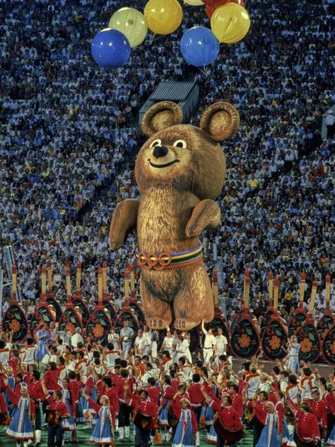 The Olympic mascot Misha during the closing ceremony of the 1980 Moscow Summer Olympics. (Photo: Reuters) Vintage Airline Ads, Olympic Flag, Olympic Mascots, Olympic Games Sports, Jordyn Wieber, Aly Raisman, Nastia Liukin, Shawn Johnson, Olympic Medals