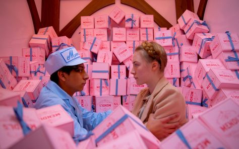 Tony Revolori and Saiorse Ronan in The Grand Budapest Hotel Wes Anderson Color Palette, Tony Revolori, Wes Anderson Aesthetic, Color In Film, Wes Anderson Style, The Grand Budapest Hotel, Wes Anderson Movies, Wes Anderson Films, Adrien Brody