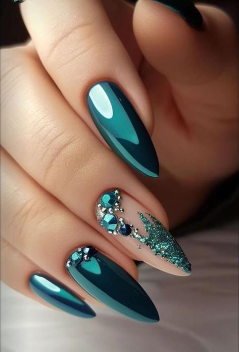 Teal Nails, Silver Nails, Xmas Nails, Bling Nails, Chic Nails, Dope Nails, Nail Polishes, Cute Acrylic Nails, Green Nails