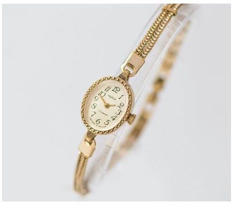 Woman Watches, Cocktail Watch, The Bling Ring, Vintage Watches Women, Cast A Spell, Watch Review, Womens Watches Luxury, Watch Bracelet, Girls Watches