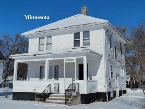 Circa 1910 Minnesota Foursquare $40K - Old Houses Under $50K Four Square Homes Interior, Square House Floor Plans, American Four Square House, Foursquare House, 1910 House, Four Square Homes, American Foursquare, Square House, American House