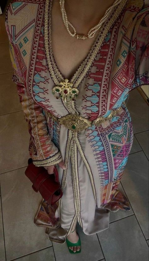 Moroccan Outfit, Morrocan Fashion, Moroccan Kaftan Dress, Morocco Aesthetic, Moroccan Aesthetic, Moroccan Clothing, Arab Culture, Moroccan Culture, Moroccan Kaftan