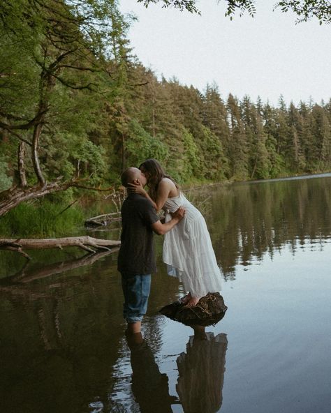 Pond Engagement Photos, Swamp Engagement Photos, Water Engagement Photos Lakes, Weeping Willow Engagement Photos, Lake Louisa State Park Engagement, Intimate Maternity, Photo Documentary, Teen Romance Books, Soul On Fire