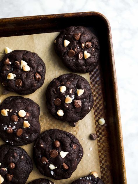 Triple Chocolate Cookies - Wood & Spoon Cookie Dough Filling, Dark Chocolate Chip Cookies, Salty Cookies, Triple Chocolate Cookies, Best Chocolate Desserts, Silicone Baking Sheet, Dark Chocolate Cookies, Chocolate Cookie Dough, Dessert Bites