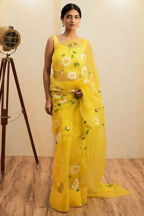 Yellow Pure Organza Floral Hand-Painted Saree Set Design by Mangalmay By Aastha at Pernia's Pop Up Shop 2024 Yellow Floral Saree, Floral Saree, Organza Silk Saree, Yellow Saree, Hand Painted Sarees, Haldi Ceremony, Organza Saree, Indian Fashion Designers, Pernia Pop Up Shop