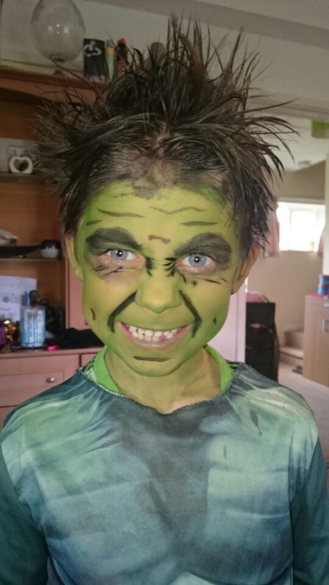 Hulk face paint Hulk Makeup Kids, Hulk Face Paint Easy, Hulk Makeup, Hulk Face Paint, Hulk Halloween Costume, Hulk Face, Face Paint Easy, Hulk Kids, Halloween Makeup For Kids