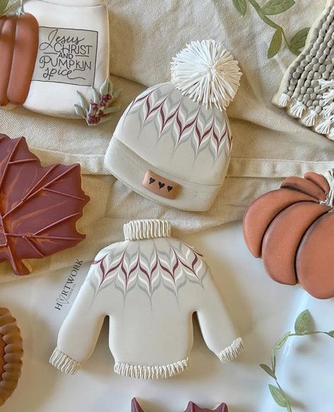 Simple Cookie Decorating, Winter Cookies Decorated, Mitten Cookies, Cookie Decorating Ideas, Cookie Kits, Christmas Sugar Cookies Decorated, Cookie Decorating Icing, Simple Cookie, Almost Christmas