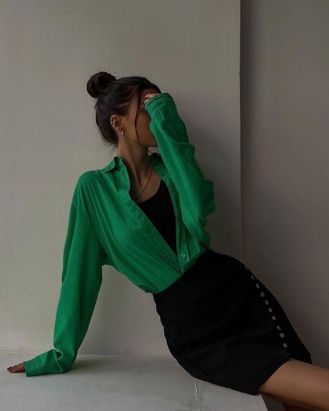 Green Outfits For Women Aesthetic, Outfits For Women Aesthetic, Tarkhanov Empire, Green Outfits For Women, Trendy Outfit Inspo, Green Outfits, Women Aesthetic, Aesthetic Women, Green Outfit