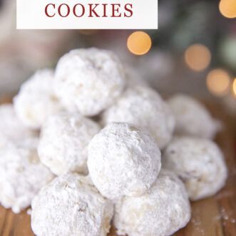 Walnut Balls, Kolaczki Recipe, Snowball Cookie, Powdered Sugar Cookies, Pecan Cookie, Snowballs Recipe, Pecan Snowball Cookies, Acorn Cookies, Newyear Party