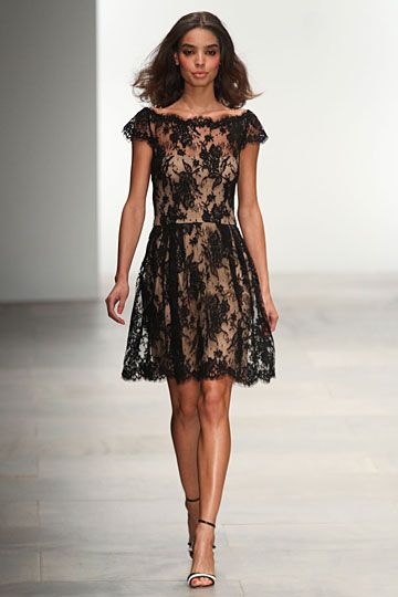 Rendas Black Lace Dress, Marchesa, Elie Saab, Fashion Week Spring, A Dress, London Fashion Week, Perfect Dress, Cute Dresses, Black Lace