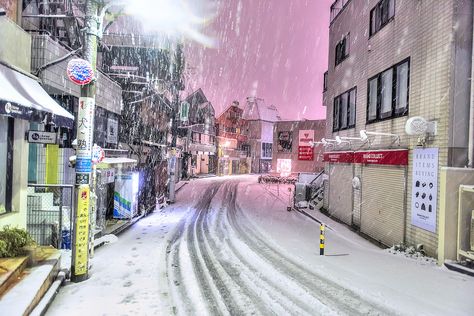 Tokyo Snow, Snow Places, Snow Art, Japan Aesthetic, Aesthetic Japan, Tokyo Fashion, Japanese Aesthetic, City Aesthetic, Pics Art