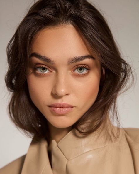 Mecca Makeup, Zhenya Katava, Female Inspiration, Fashion Model Poses, Bare Face, Models Makeup, Model Face, Skin Complexion, Artistry Makeup