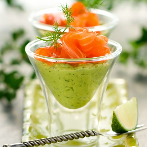 Avocado and lime mousse with smoked salmon Chicken Liver Mousse, Salmon And Broccoli, Avocado Mousse, Smoked Salmon Recipes, Dukan Diet, Chicken Livers, Smoked Salmon, Salmon Recipes, Finger Foods