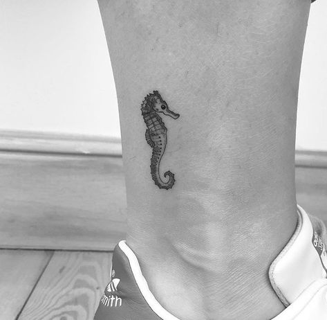 Seahorse Small Tattoo, Tiny Seahorse Tattoo, Seahorse Tatoos, Seahorse Tattoo Tiny, Seahorse Tattoos For Women, Small Seahorse Tattoo, Seahorse Tattoo Design, Tattoo Seahorse, Sea Horse Tattoo