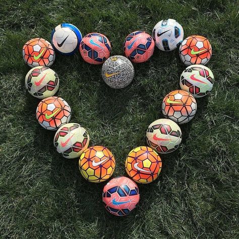 Happy Valentine´s Day - Love Football Soccer Quotes Funny, Girls Soccer Shoes, Girls Soccer Cleats, I Love Football, Football Heart, Soccer Highlights, Football Highlights, Soccer Photography, Ball Aesthetic