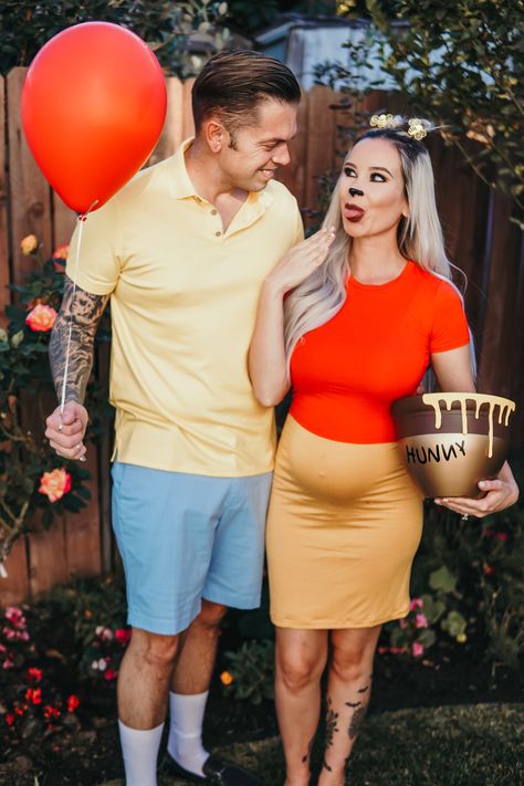 Pregnancy Couple Halloween Costumes, Christopher Robin Costume, Pregnant Costumes, Pregnancy Halloween Costumes, Halloween Costumes Pregnant Women, Maternity Costumes, Pregnant Couple Halloween Costumes, Halloween Bump, Pregnancy Costumes