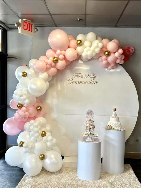 First Communion Decorations Backdrop, Communion Decorations Girl, Angel Theme, First Communion Decorations, Communion Decorations, Simple Birthday Decorations, Girl Christening, Birthday Balloon Decorations, Balloon Centerpieces