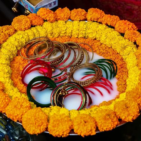 Bangal Ceremony Decorations, Bangle Ceremony Decoration At Home, Bangle Ceremony Tray, Bangle Ceremony, Jewellery Shoot, Home Flower Decor, Wedding Card Frames, Brides Cake, Desi Wedding Decor