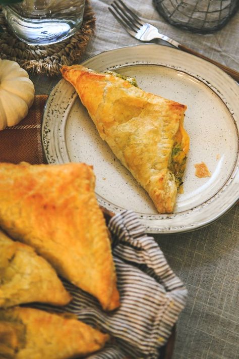 Broccoli Cheddar Puff Pastry Turnovers Cheddar Puff Pastry, Puff Pastry Turnovers, Pastry Turnovers, Peach Puff Pastry, Cheddar Broccoli, Rough Puff Pastry, Brie Puff Pastry, Puff Pastry Crust, Puff Pastry Filling