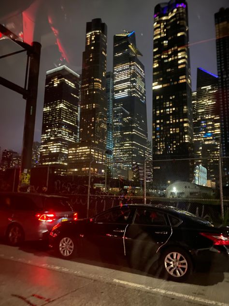 I actually took this pic myself in September when i went to the bronx for the weekend and im pretty proud of it. The Weekend Core, Bronx Wallpaper, Lia Core, Night Core, Weekend Aesthetic, City View Night, City Pics, Street Pics, Evil Buildings