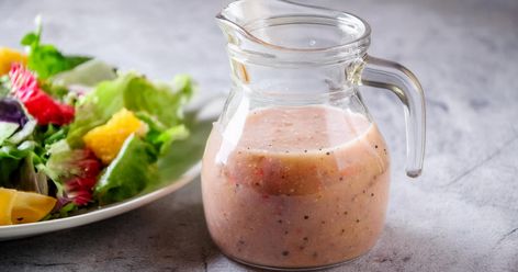 Easy and Simple Red Wine Vinaigrette Dressing Red Wine Vinaigrette Dressing Recipe, Red Wine Vinegarette, Red Wine Vinaigrette Dressing, Red Wine Vinegar Recipes, Tangy Salad Dressing, Mediterranean Salad Dressing, Vinaigrette Dressing Recipe, Anti Inflammation Recipes, Poppyseed Dressing