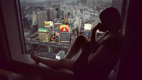 A Guide To the Best ‘Lost in Translation’ Spots in Tokyo Lost In Translation, Sofia Coppola, Keno, New City, Film Stills, City Lights, Cinematography, Hd Wallpaper, Cityscape