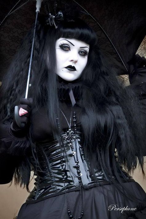 Victorian goth Victorian Goth, Gothic Clothes, Goth Women, Goth Beauty, Gothic Makeup, Gothic Clothing, Gothic Rock, Gothic Steampunk