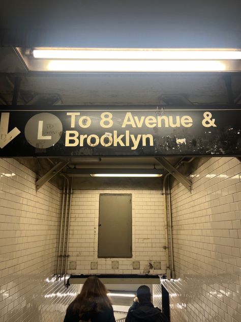 #brooklyn99 #subway #subwayphotoshoot #newyorkcity #newyorknewyork #iloveny #street Brooklyn Heights Aesthetic, Brooklyn Aesthetic New York, Brooklyn Core, Brooklyn Aesthetic, Brooklyn Subway, Nyc Train, Ny Subway, Hard Photo, Brooklyn 9 9