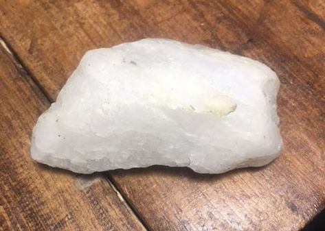 Milky Quartz Properties and Meaning + Photos | Crystal Information Milky Quartz Meaning, Milky Quartz Crystal Meaning, Raw Gemstones Rocks, Crystal Information, Quartz Properties, White Quartz Crystal, Milky Quartz, Rock Hunting, Healing Gemstones