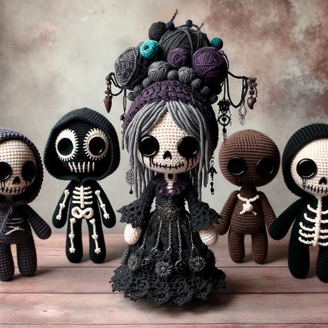 Emo Crochet Ideas, Gothic Amigurumi, Crochet Bride Of Frankenstein, Creepy Halloween Crochet Patterns, Crochet Horror Characters, Witchy Amigurumi, Crochet Scary Dolls, Crochet Creepy, Creepy Crochet Doll